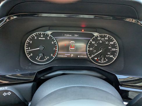 Used 2024 Nissan Pathfinder SV FWD image 31
