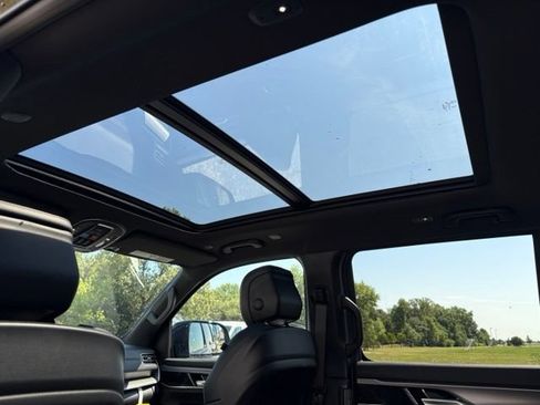 New 2026 Jeep Grand Wagoneer 4WD image 11