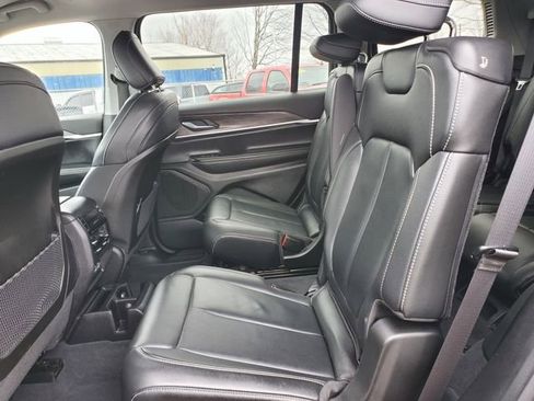 Used 2023 Jeep Grand Cherokee L Limited image 22