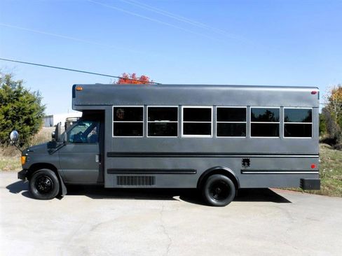 Used 2003 Ford E-450 and Econoline 450 Super Duty image 11