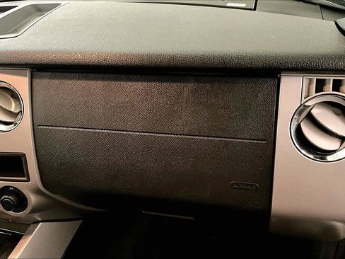 Used 2017 Ford Expedition XLT image 16