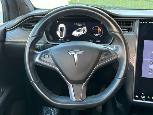 Used 2018 Tesla Model X 75D AWD/4WD image 35