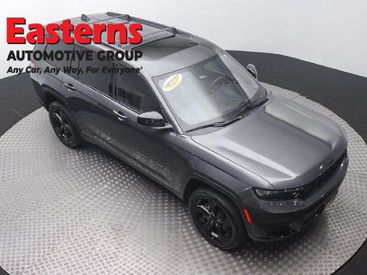 Used 2024 Jeep Grand Cherokee L Laredo