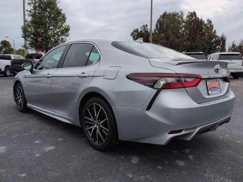 Used 2023 Toyota Camry SE FWD image 7
