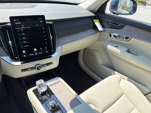 New 2026 Volvo XC90 T8 Ultra w/ Protection Package image 25