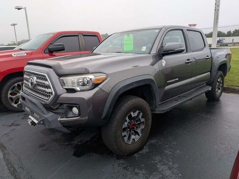 Used 2016 Toyota Tacoma TRD Off-Road w/ Premium & Technology Package AWD/4WD image 5