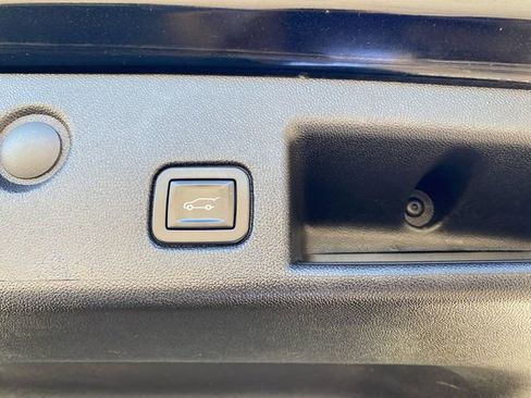 Used 2019 Chevrolet Equinox LT image 30