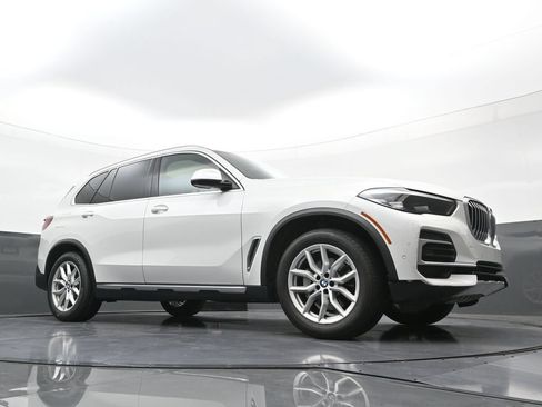 Used 2023 BMW X5 xDrive40i w/ Premium Package AWD/4WD image 21