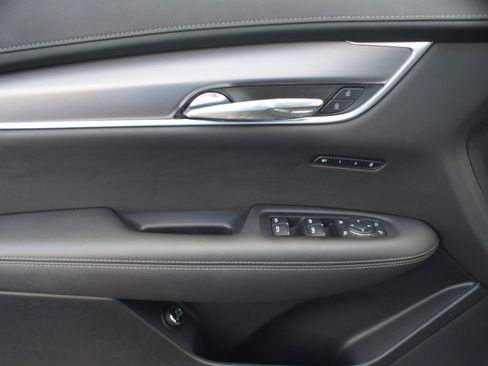 Used 2024 Cadillac XT6 Luxury w/ LPO, Floor Liner Package AWD/4WD image 31