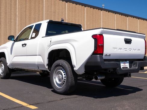 New 2026 Toyota Tacoma SR w/ SR Upgrade Package AWD/4WD image 7