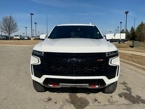 Used 2024 Chevrolet Suburban Z71 w/ Off-Road Capability Package image 9