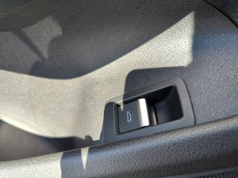 Used 2017 Audi A4 2.0T Ultra Premium w/ Convenience Package image 34