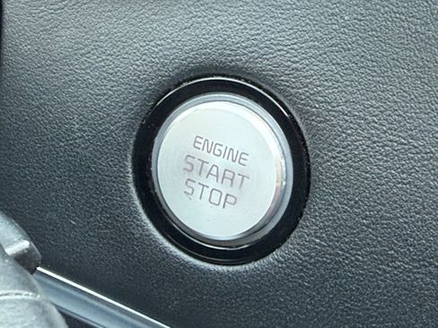 Used 2019 Kia Stinger GT2 AWD/4WD image 29