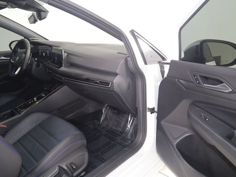 Used 2023 Volkswagen Golf R AWD/4WD image 47
