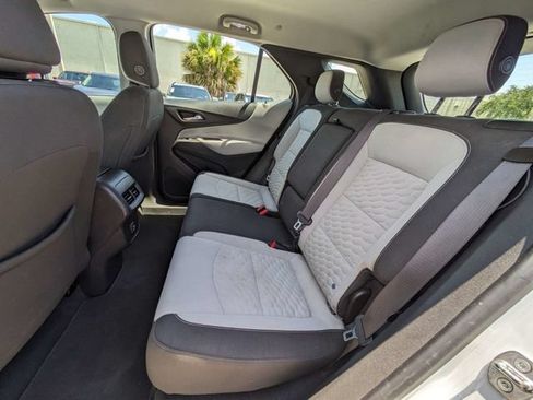 Used 2020 Chevrolet Equinox LS FWD image 14
