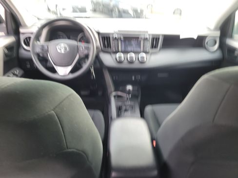 Used 2018 Toyota RAV4 LE image 15