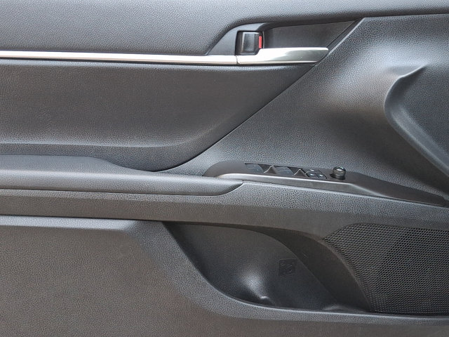 Used 2024 Toyota Camry SE FWD image 12