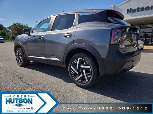 Used 2025 Nissan Kicks SV w/ Illumination Package FWD image 8