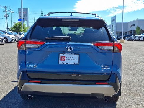 Used 2023 Toyota RAV4 SE w/ SE Grade Weather Package AWD/4WD image 6