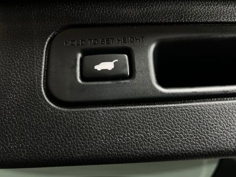 Used 2025 Honda Pilot Touring image 31