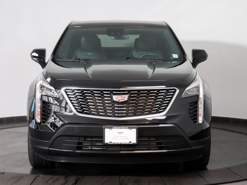 Used 2023 Cadillac XT4 Luxury w/ Cold Weather Package AWD/4WD image 8