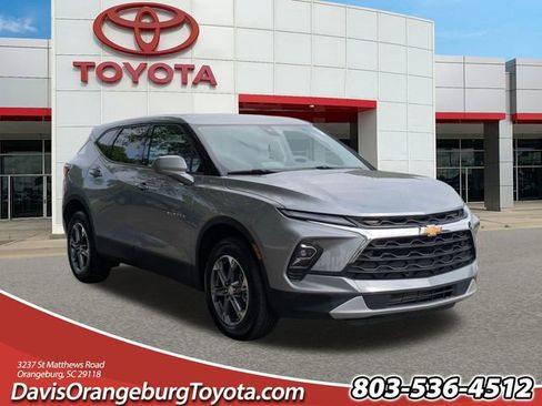 Used 2025 Chevrolet Blazer LT FWD image 1