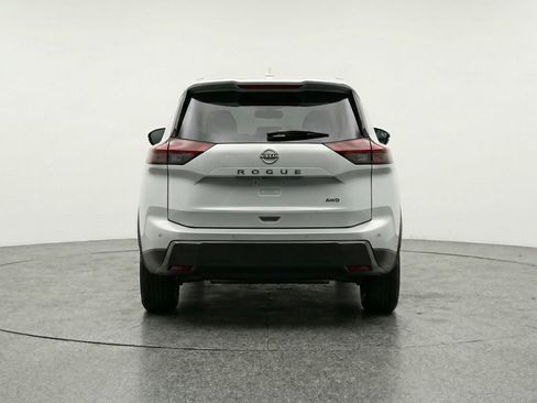 Used 2025 Nissan Rogue SV image 7