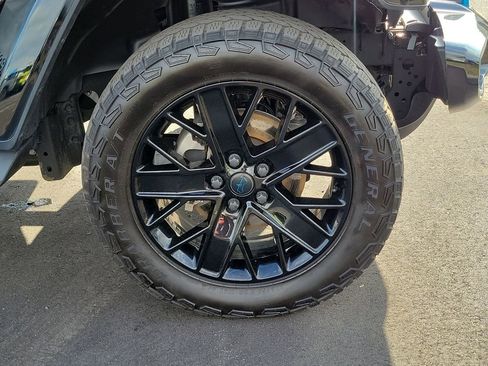 Used 2024 Jeep Wrangler High Altitude AWD/4WD image 11