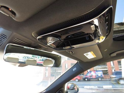 Used 2025 Mercedes-Benz C 300 4MATIC Sedan image 18