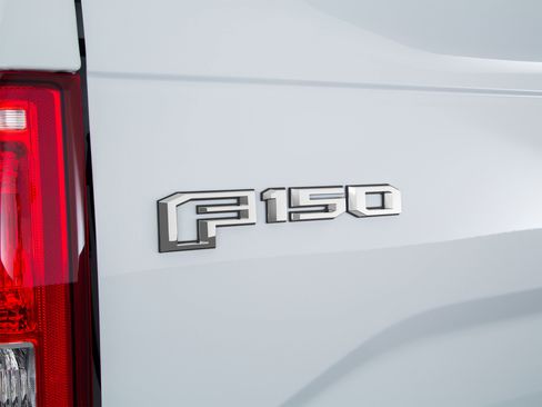 Used 2017 Ford F150 XLT w/ Equipment Group 302A Luxury AWD/4WD image 60