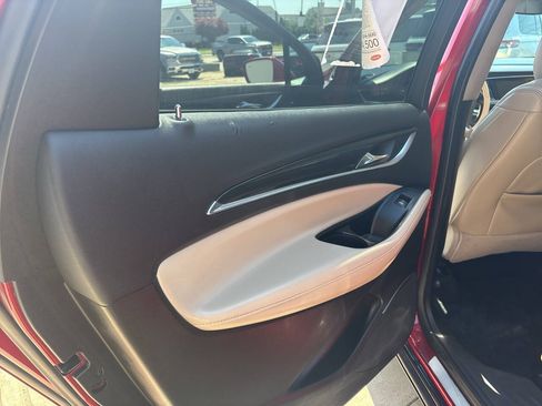 Used 2019 Buick Enclave Essence AWD/4WD image 12