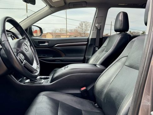 Used 2014 Toyota Highlander Limited image 11