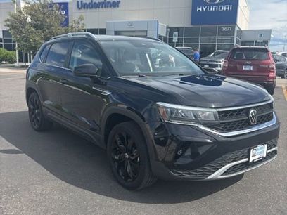 Used 2023 Volkswagen Taos SE w/ Panoramic Sunroof Package