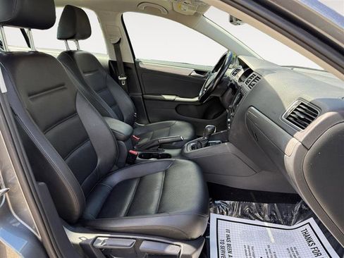 Used 2018 Volkswagen Jetta SE image 16