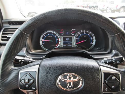 Used 2019 Toyota 4Runner SR5 RWD image 28
