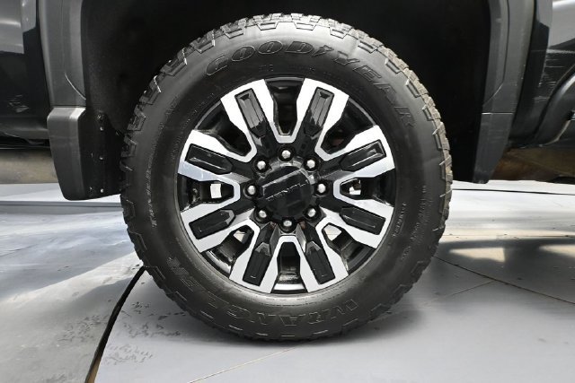 Used 2024 GMC Sierra 3500 Denali Ultimate AWD/4WD image 11