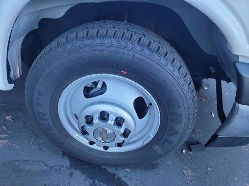 New 2025 Chevrolet Express 3500 w/ Power Convenience Package image 28