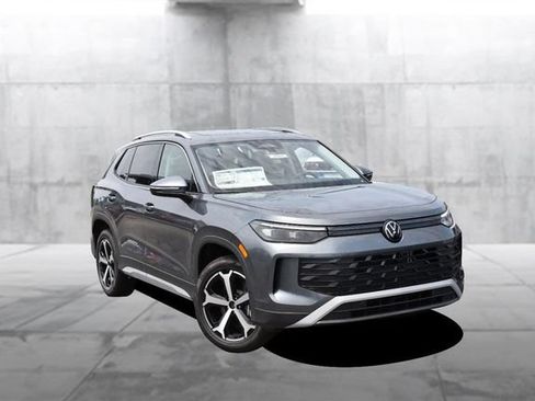 New 2026 Volkswagen Tiguan SE AWD/4WD image 2