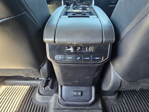 Used 2021 Toyota Highlander XLE image 29