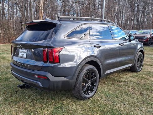 Certified 2022 Kia Sorento S w/ Panoramic Sunroof Package image 6