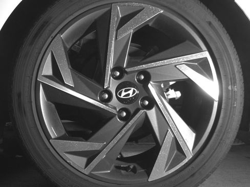 Used 2025 Hyundai Elantra SEL FWD image 14