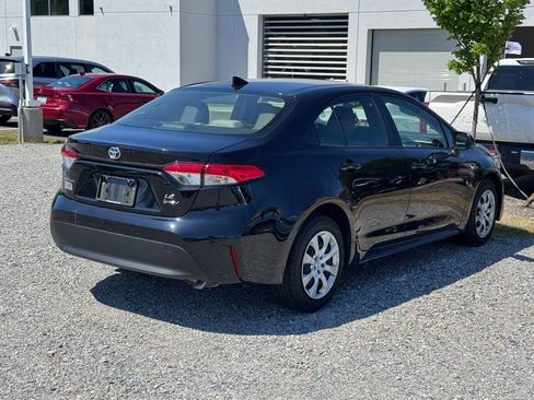 Used 2025 Toyota Corolla LE w/ Convenience Package FWD image 7