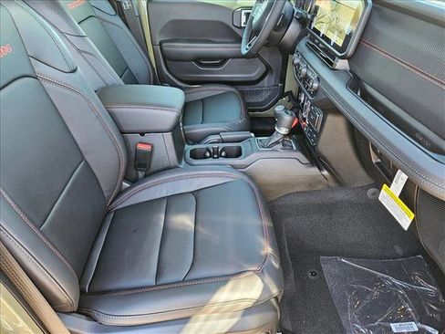 New 2025 Jeep Gladiator Rubicon image 15