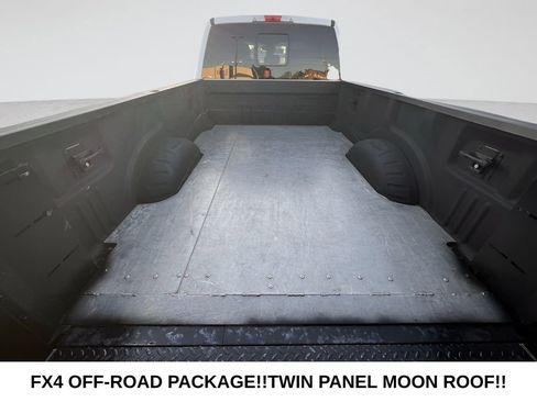 Used 2022 Ford F250 Platinum w/ FX4 Off-Road Package image 25