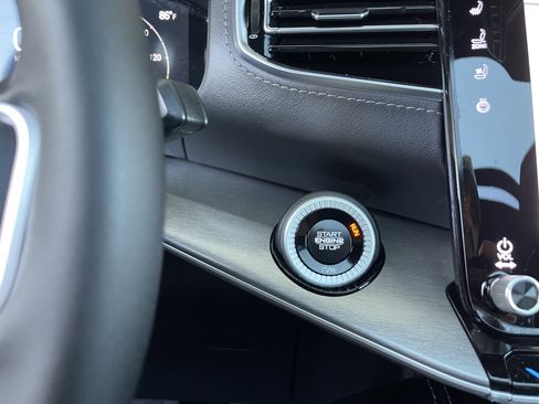 New 2026 Jeep Grand Wagoneer Limited AWD/4WD image 42