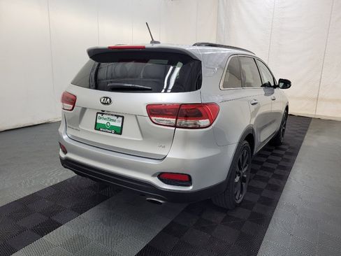 Used 2019 Kia Sorento S AWD/4WD image 9