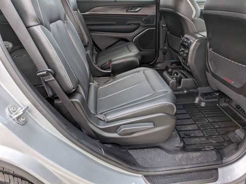 Used 2023 Jeep Grand Cherokee L Overland w/ Advanced Protech Group III AWD/4WD image 19