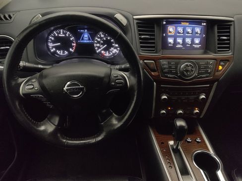 Used 2020 Nissan Pathfinder Platinum image 22