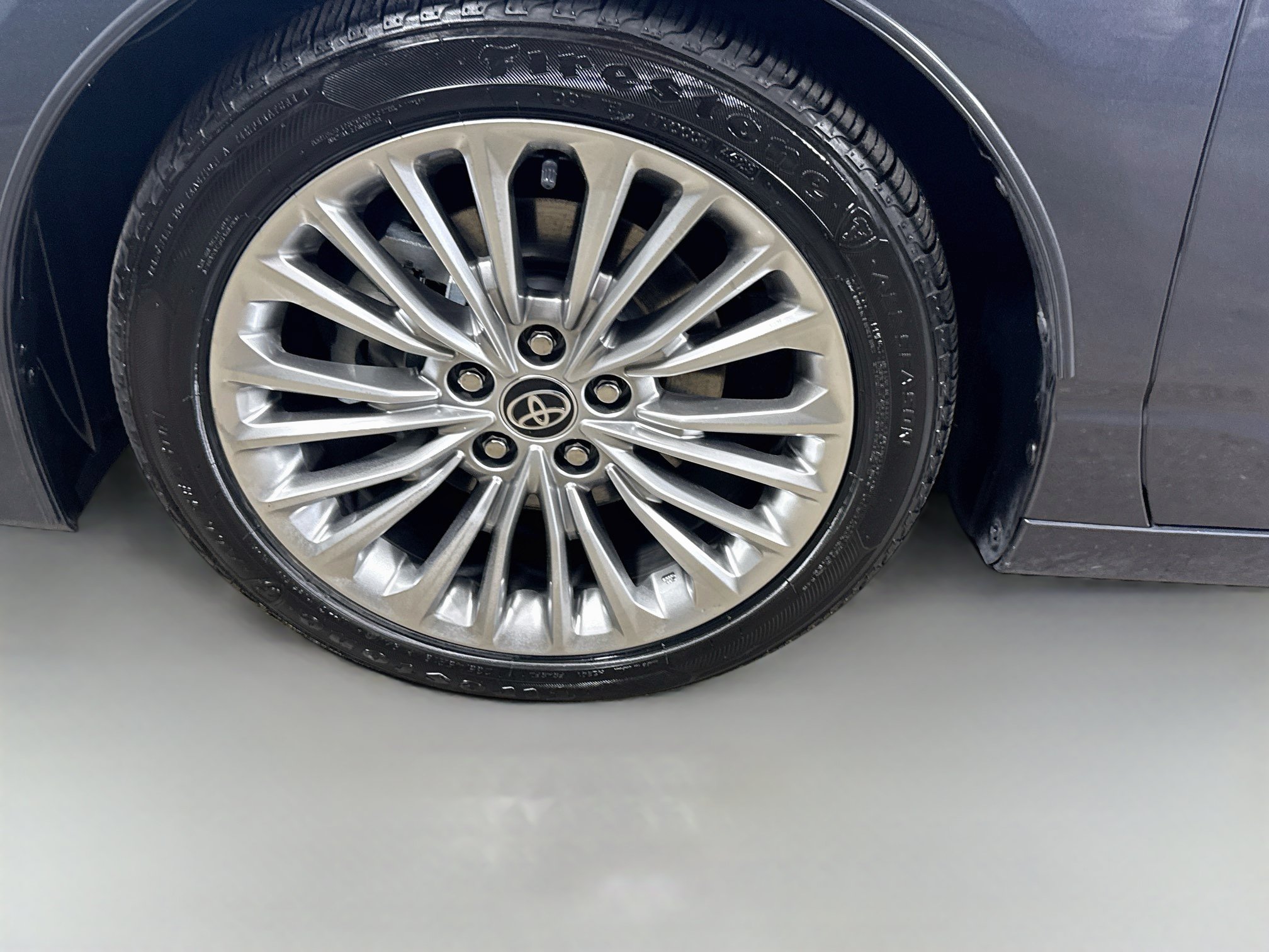 Certified 2021 Toyota Avalon Limited FWD image 9