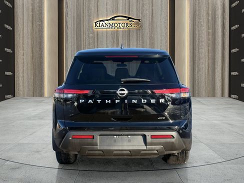 Used 2025 Nissan Pathfinder S image 5